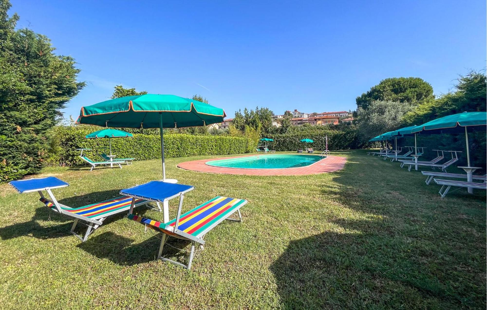 Lovely Apartment In Tuoro Sul Trasimeno With Wifi Exterior photo